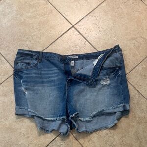 Refuge 22 Blue Frayed Hem Jean Shorts